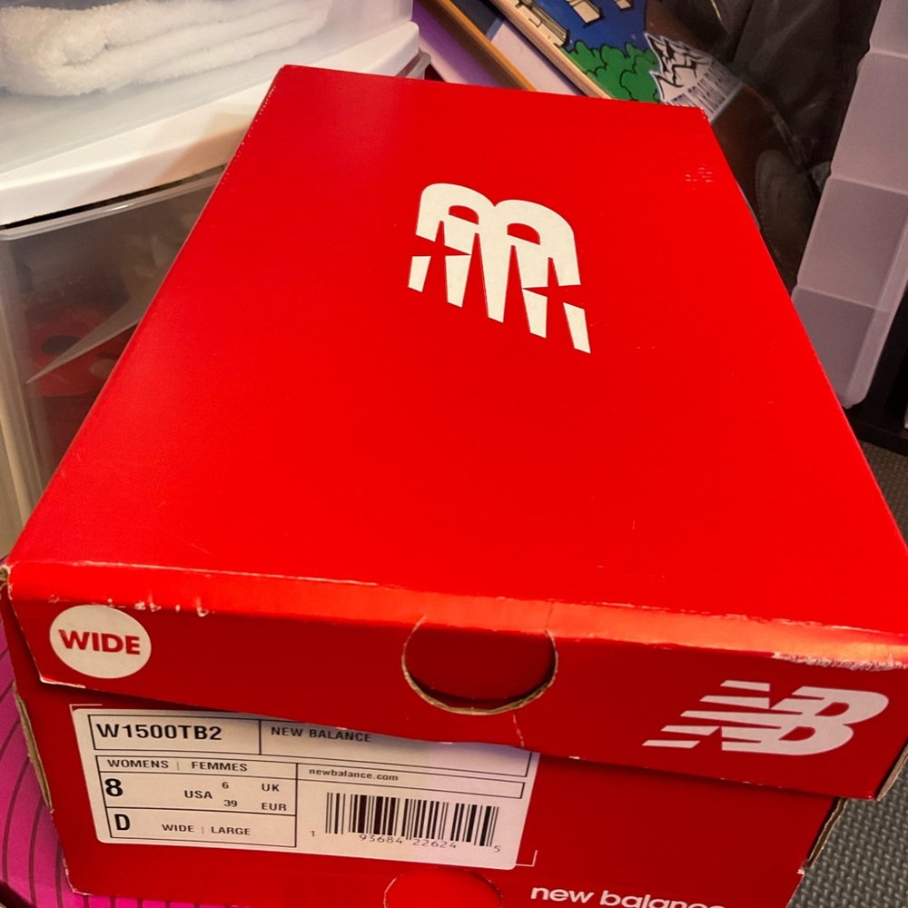 New Balance Racing Shoes - Picture 3 of 4